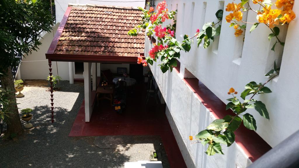 Отель Desitha Family House Мирисса Экстерьер фото