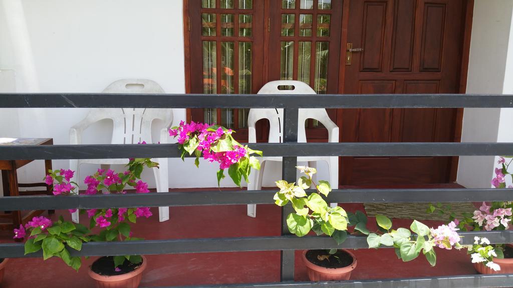 Отель Desitha Family House Мирисса Экстерьер фото