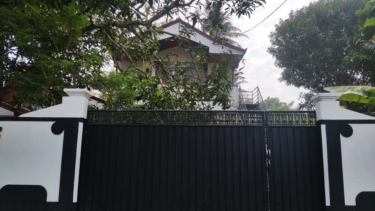 Отель Desitha Family House Мирисса Экстерьер фото